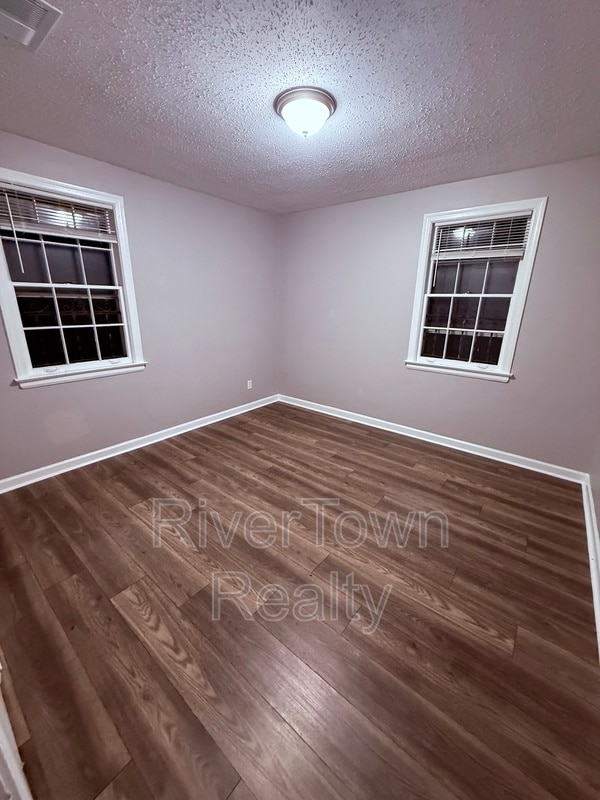 Photo - 504 Philwood Cove