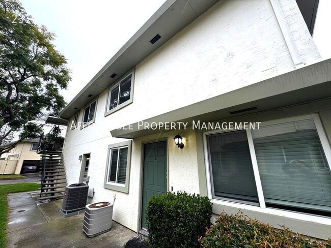 Building Photo - 2319 Saidel Dr Unit 2