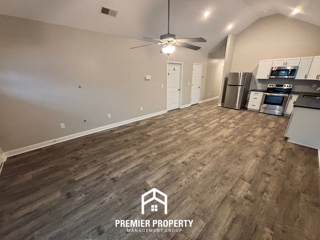 Photo - Charming 3BR Home with Vaulted Ceilings, Stainless Steel Kitchen & Fenced Yard in Odenville