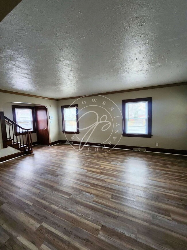 Photo - Charming 3–4 Bedroom West Toledo Home with Bonus Room & Garage