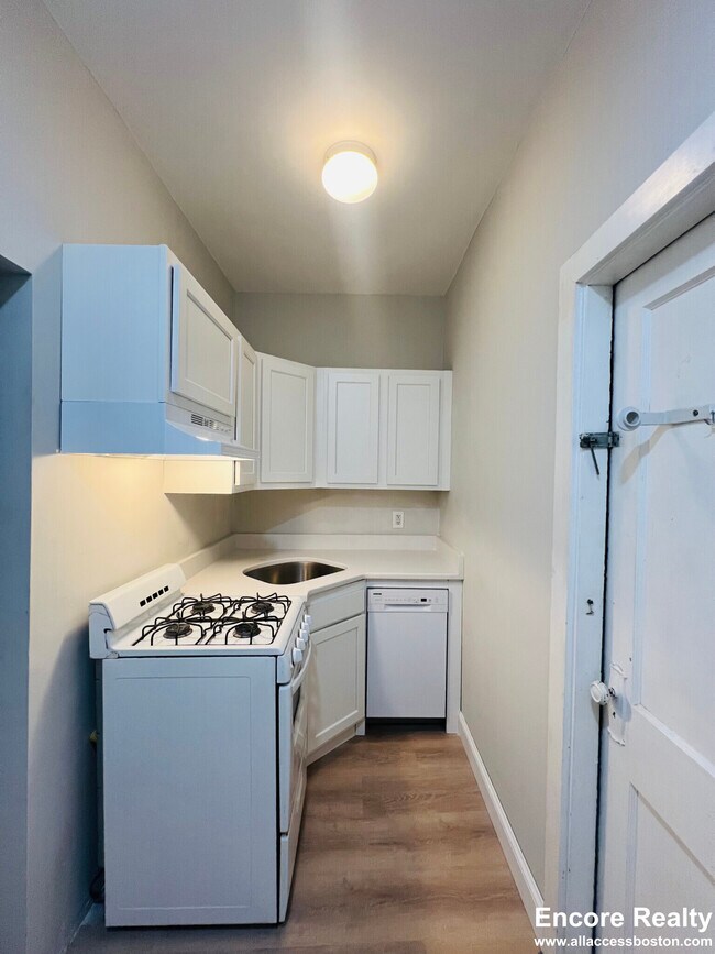 Building Photo - 38 Hemenway St Unit 28