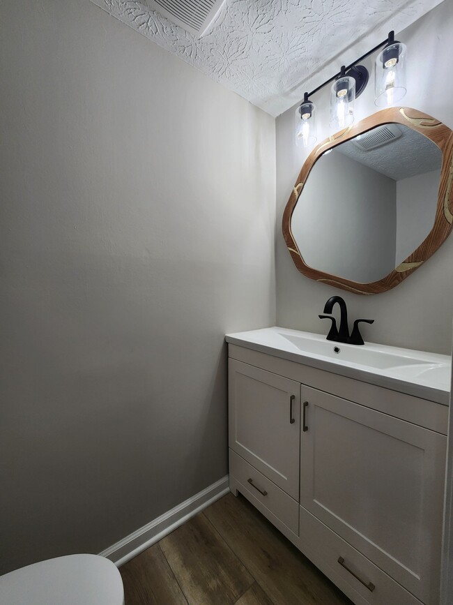 Photo - 7497 Stonetrail Way