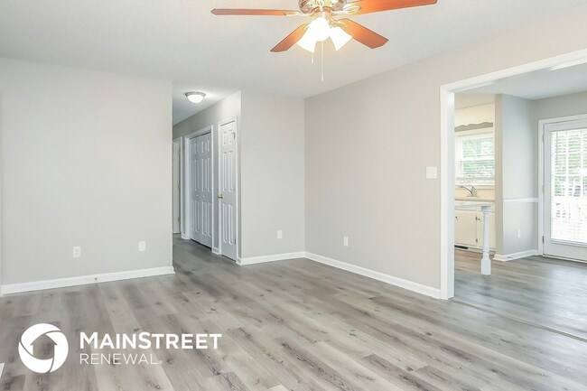 Photo - 208 Redberry Dr