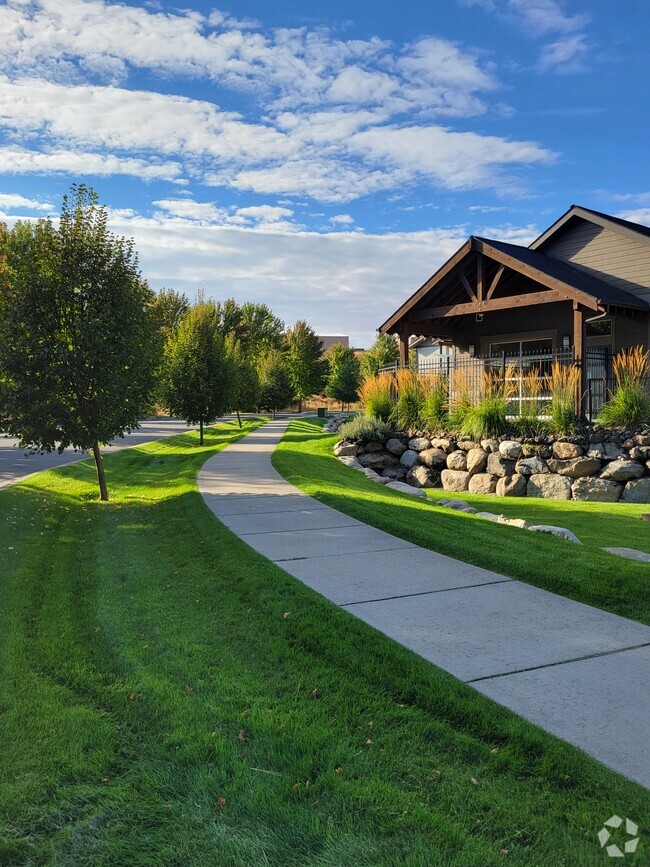 Building Photo - Riverside at Coyote Rock Rental