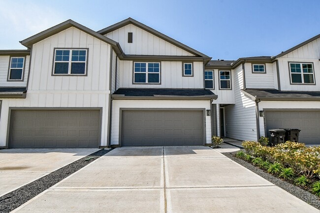 Photo - 27927 Western Crk Ct