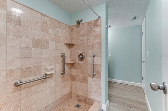 Photo - 4242 Heron Way Unidad B323