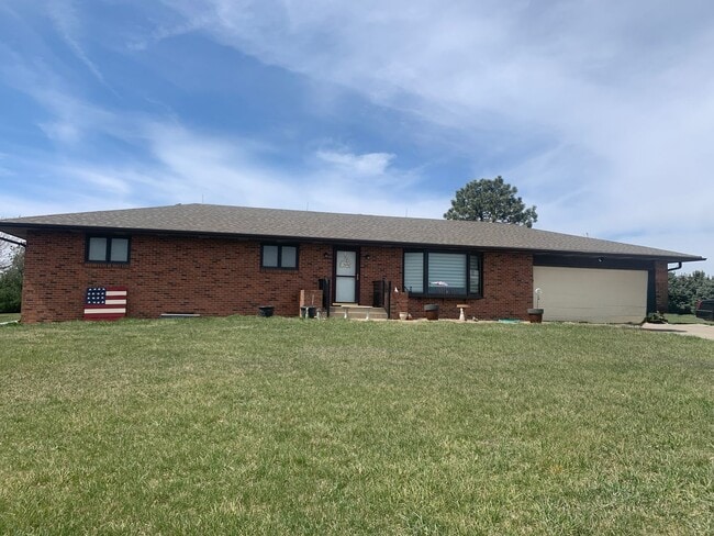 Building Photo - Ranch style home on acreage in SE Lincoln