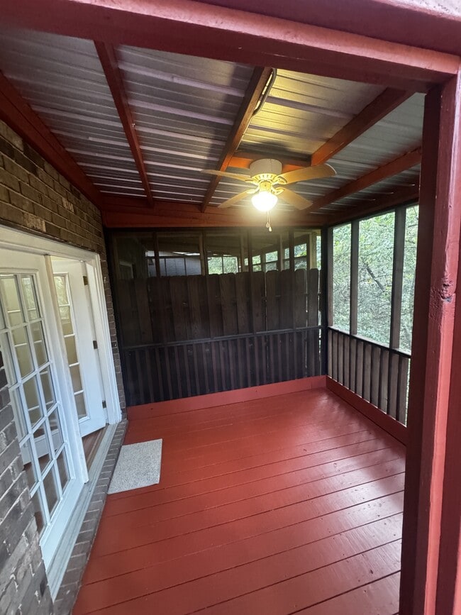 Photo - 127 Eaglewood Way
