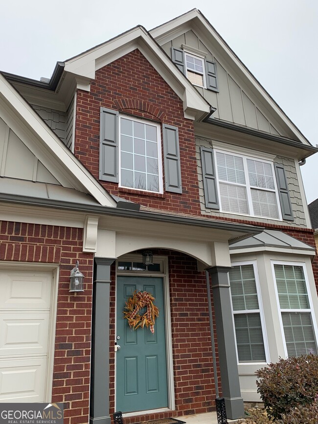 Photo - 77 Lakeshore Pkwy