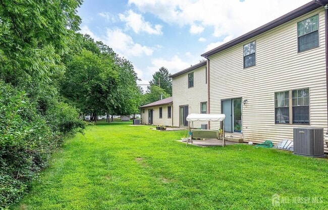 Photo - 6 Dogwood Dr