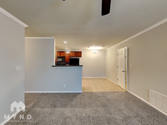 Photo - 5711 N 33rd St