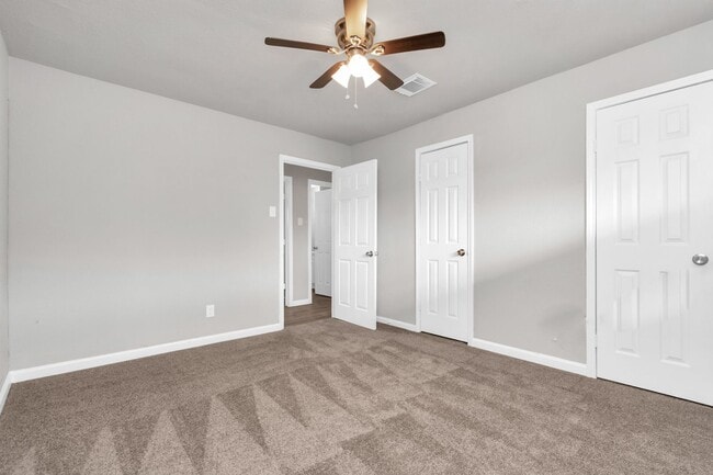 Photo - NICE 2 BEDROOM 1 BATH WITH 1600 SF