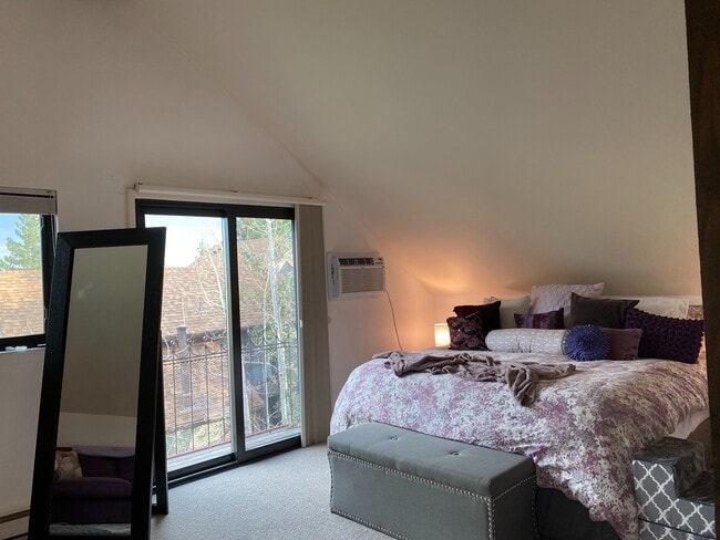 Photo - 3522 Smuggler Way