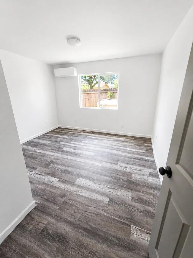 224 W G St