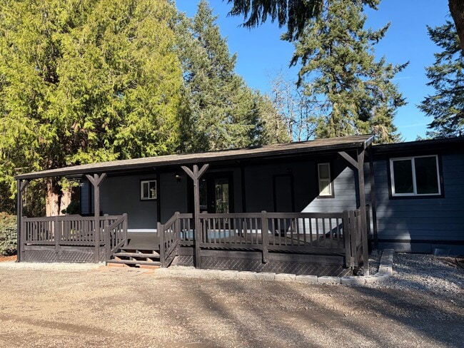 Building Photo - Spacious 3-Bed + Flex Room on Private Fenced 2 Acres, Huge Shop