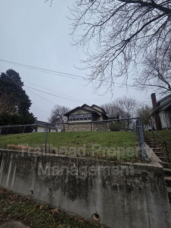 Photo - 1207 N Main St