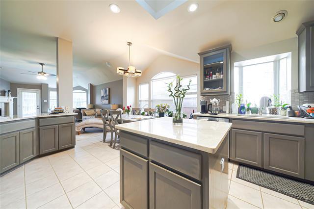 Photo - 18667 Gibbons Dr