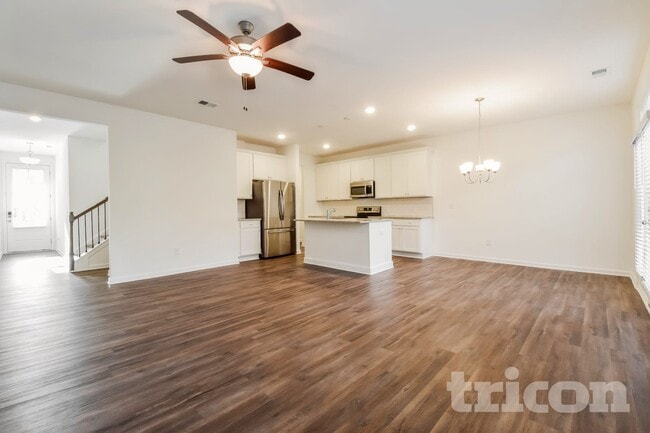 Building Photo - 2150 Rosemary Park Ln