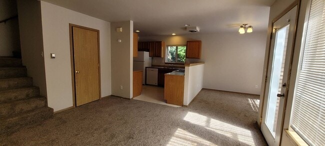 Building Photo - 2814 Queen St Unit 2814