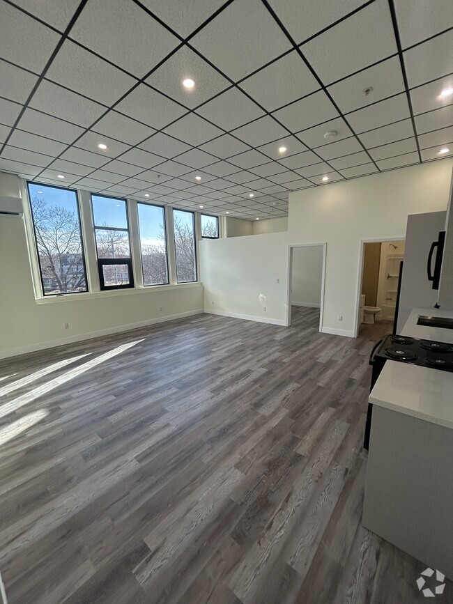Building Photo - 64 Sand Creek Rd Unit main building Rental