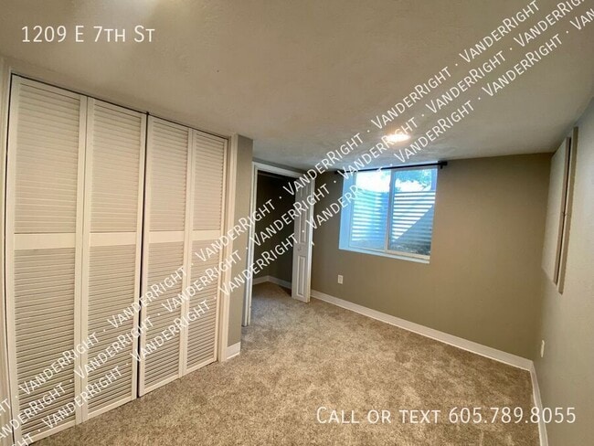 Photo - 1209 E 7th St