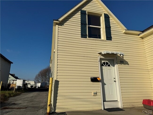 Building Photo - 311 High St Rental