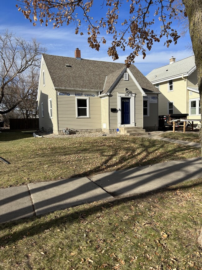 Photo - 1208 N 4th St