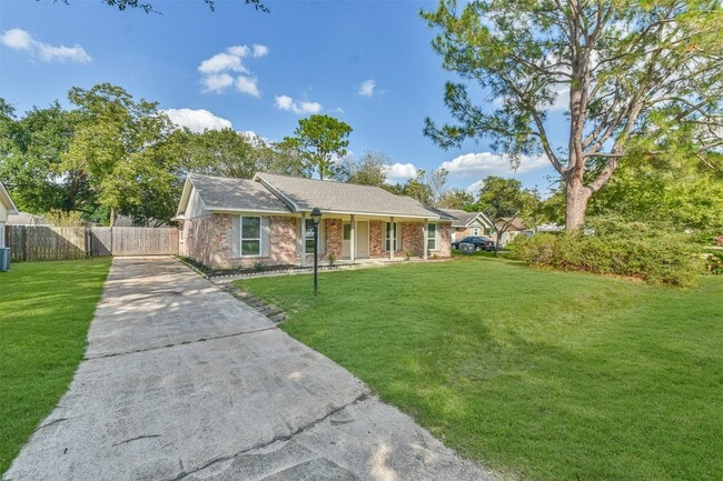 Building Photo - 12614 Dermott Dr