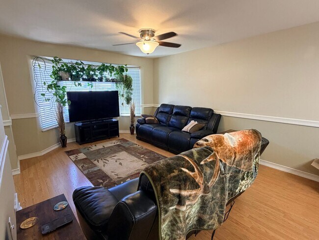 Photo - EPHRATA- 2+ bed/2 bath home with private deck w/ hillside views, d/w, a/c and garage! W/S/G paid!