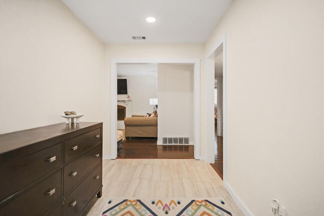 Photo - 4302 42nd St