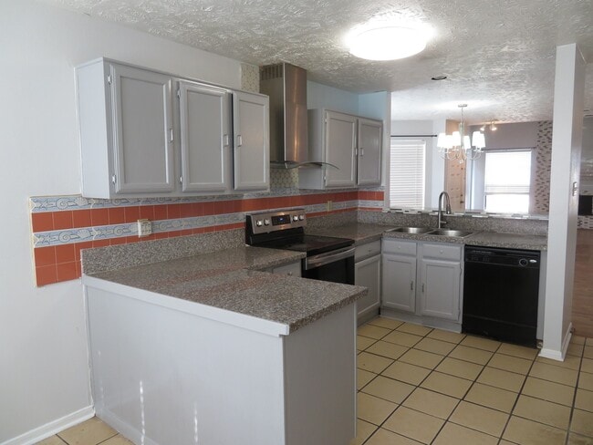 Photo - 12824 Westpark Dr