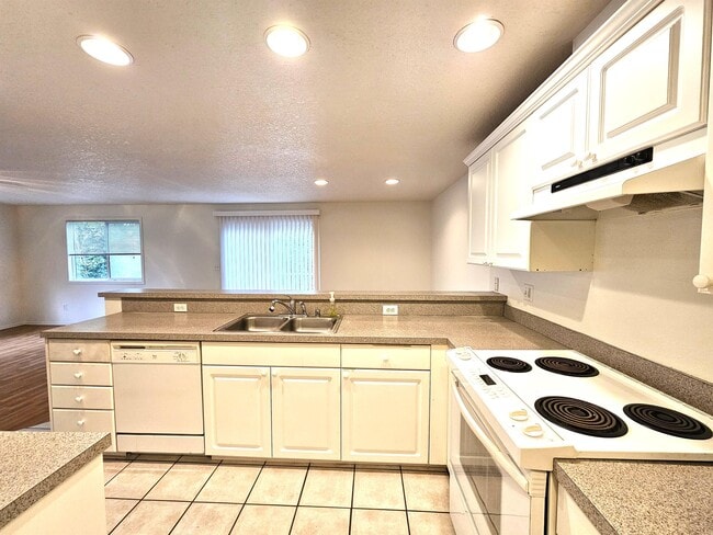 Photo - 9703 NE Tenny Creek Dr