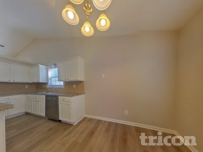 Photo - 3206 Millash Run NE