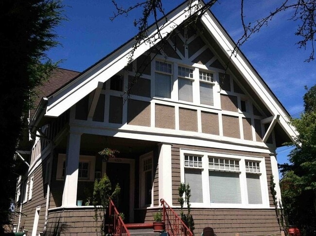 Building Photo - Ravenna Home