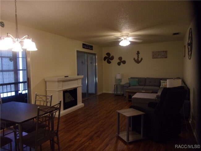 Photo - 2400 Forest Dr