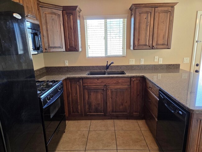Photo - 340 W 1425 N