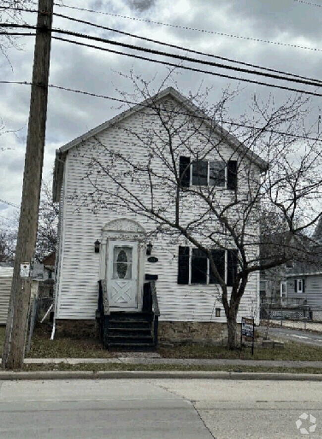 Building Photo - 51 S Hickory St Rental