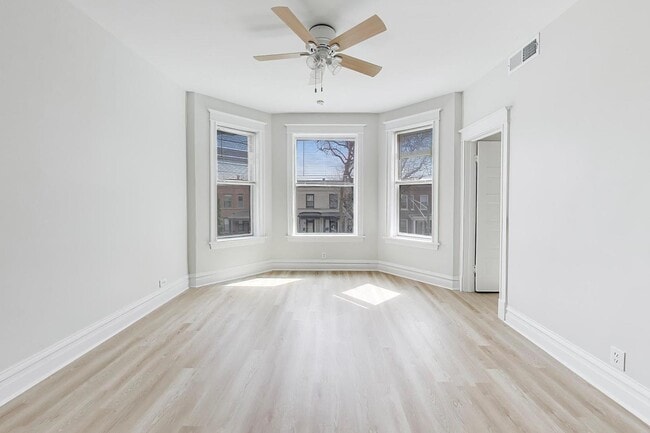 Photo - 1646 W Byron St