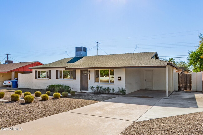 Photo - 331 E Continental Dr