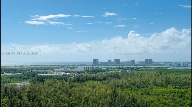 Building Photo - 14951 Royal Oaks Ln Unit 1801