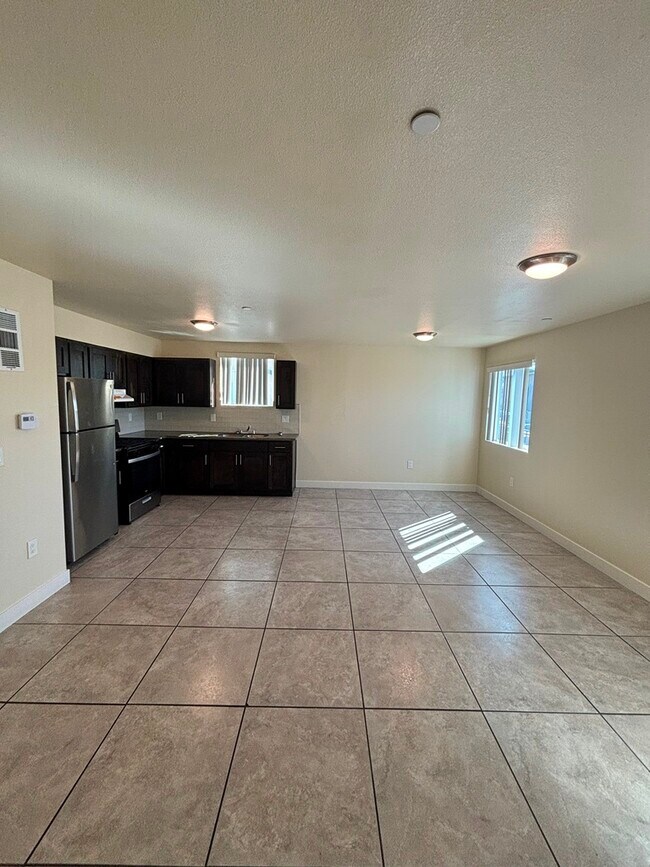 Photo - 123 1/2 E 88th St