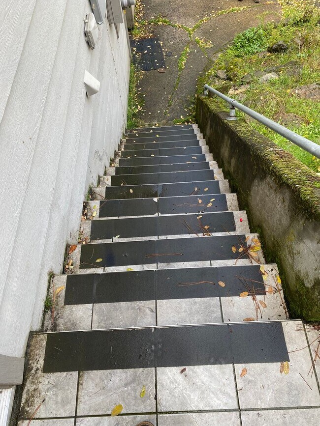 Family home available now! 200 off your House Rental in Orofino, ID