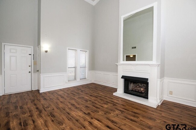 Photo - 5827 Hollytree Dr