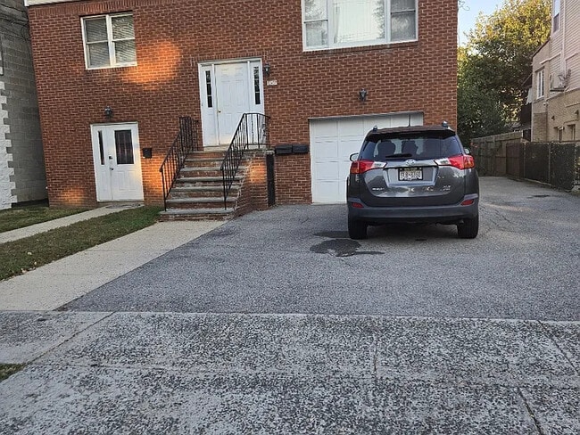 Building Photo - 1456 Nepperhan Ave Unit 2