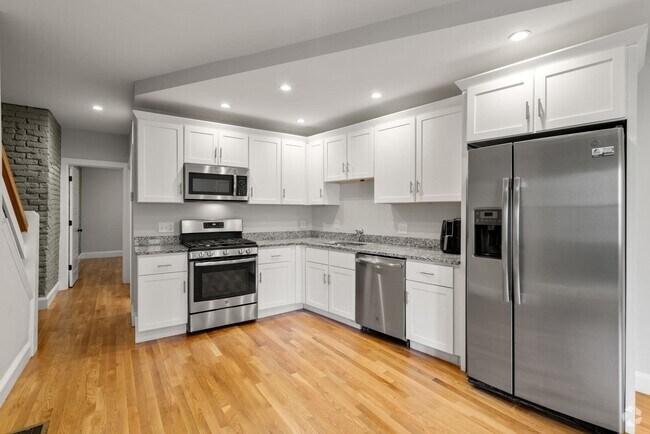 Building Photo - 129 Sutherland Rd Unit 2 Rental