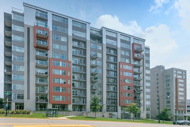 Photo - 309 W Washington Ave Unit 401