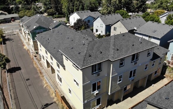 Photo - 1023-1025 Coburg Rd Apartments