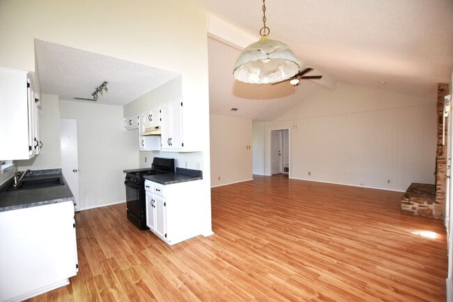 Photo - Cozy Brushy Creek 1 story - Cul-de-sac Lot