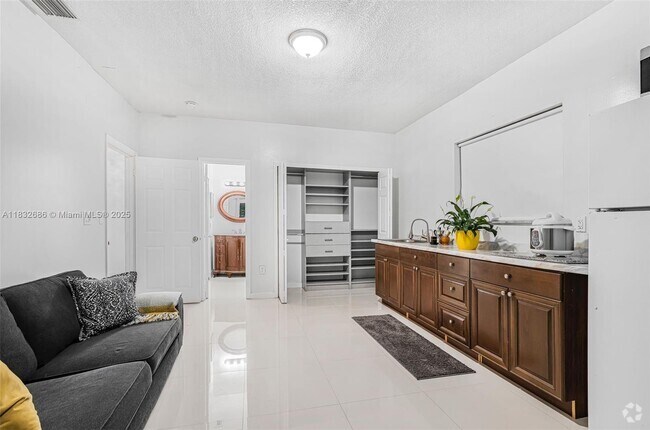 Building Photo - 14156 SW 148th Ave Unit 2 Rental