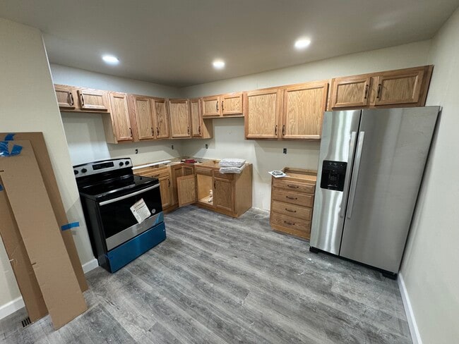 Building Photo - 407 W 13th St Rental
